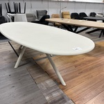 Eetkamertafel Veere ovaal Beige